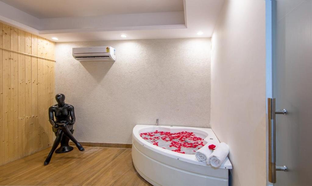 https://rkgdeal.com/uploads/17231881961051best-spa-in-noida-sector.jpg