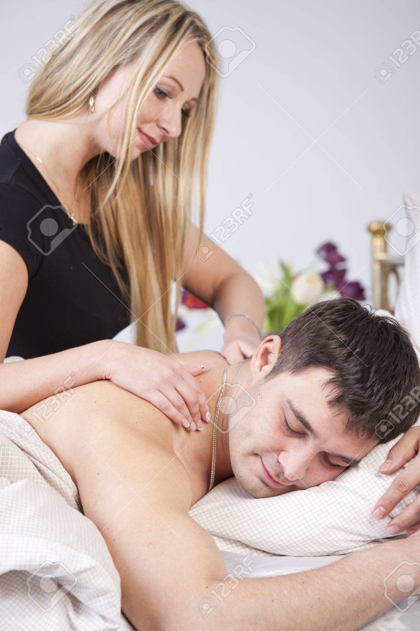 https://rkgdeal.com/uploads/1735891583401625957691-couple-relaxing-massage-at-home-on-bed.jpg